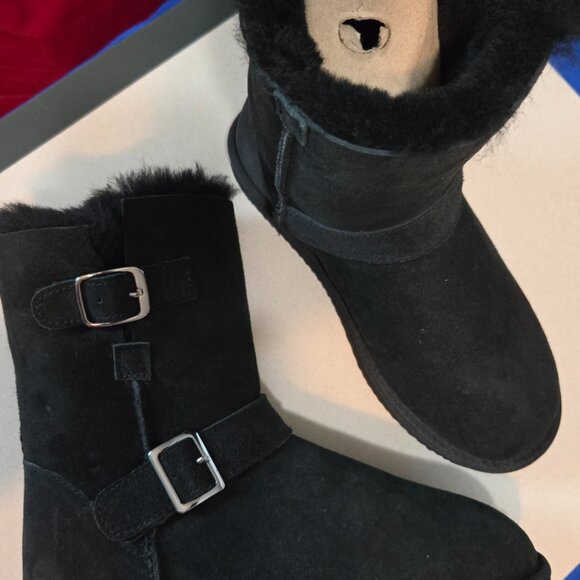 New Womans  Genuine Sheepskin Buckle Boot - Picture 3 of 3